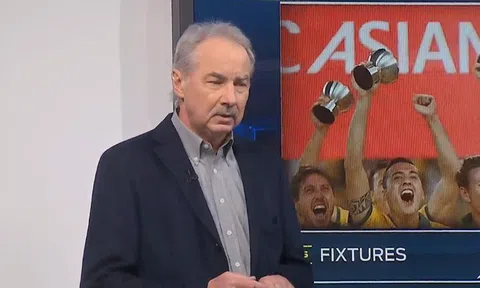 HLV Alfred Riedl: 'Không nhiều cầu thủ ĐNÁ được như Quang Hải'