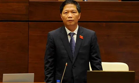 Bộ trưởng Công Thương Trần Tuấn Anh xin lỗi vụ dùng xe công ở sân bay