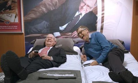 Warren Buffett và Bill Gates cùng đồng ý rằng từ bỏ thói quen vô bổ này sẽ giúp bạn thay đổi cuộc đời, đạt được thành công vang dội