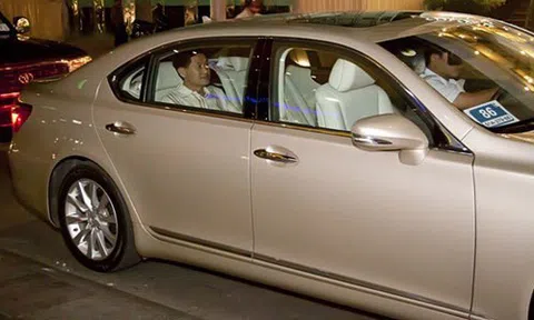 Đẳng cấp chơi siêu xe triệu USD của nhà ông Johnathan Hạnh Nguyễn