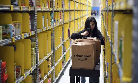 Bước đi của Amazon ở Việt Nam giống hệt cách họ từng đổ bộ vào Úc, Brazil: Lazada, Tiki, Shopee... sắp chạm trán đối thủ sừng sỏ nhất từ trước đến giờ