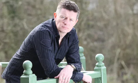 Sau 20 năm tần tảo nuôi 3 đứa con lớn khôn cùng vợ, triệu phú bất ngờ phát hiện mình vô sinh