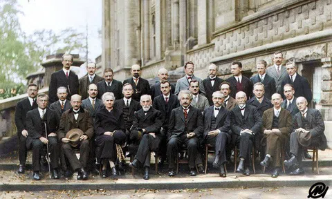 Bức ảnh nhiều "não" nhất mọi thời đại: Nguyên một hội "bạn thân gia thế khủng" toàn thiên tài IQ trên 180