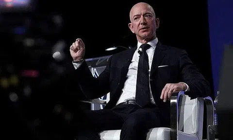 Tỷ phú giàu nhất thế giới Jeff Bezos từng là “người ngu nhất công ty”