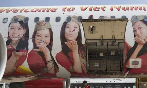 Dấu hỏi lớn về tương lai liên doanh AirAsia Việt Nam: 3 lần gia nhập đều thất bại, đến lần thứ 4 phải đối đầu Vietjet - ‘bản sao’ từng copy mô hình của mình và đang thành công rực rỡ