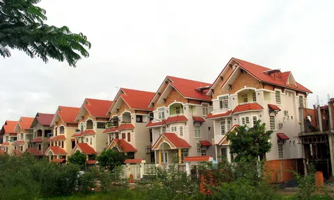 Giá nhà đất tăng đột biến, người Sài Gòn quay cuồng trong cơn sốt đất