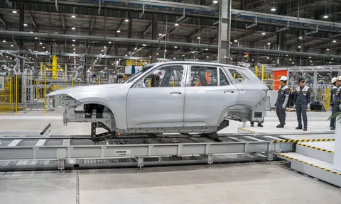 VinFast sản xuất thành công vỏ xe SUV Lux SA 2.0, tiến gần mục tiêu hoàn thành xe vào tháng 3/2019
