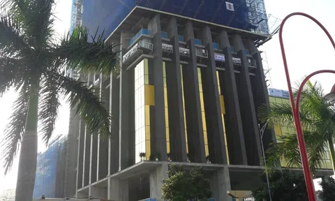 Cận cảnh dự án tháp đôi 1.800 tỉ đồng sử dụng kính dát vàng 24K đầu tiên tại Việt Nam