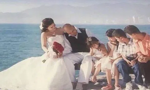 Tôi ước ông Nguyên Vũ và bà Diệp Thảo ôm chặt nhau