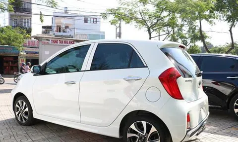 Có 300 triệu, tôi nên vay thêm tiền để mua xe hơi hay không?