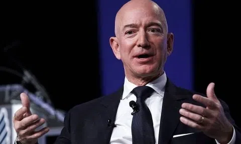 Doanh thu Amazon lần đầu vượt 200 tỷ USD