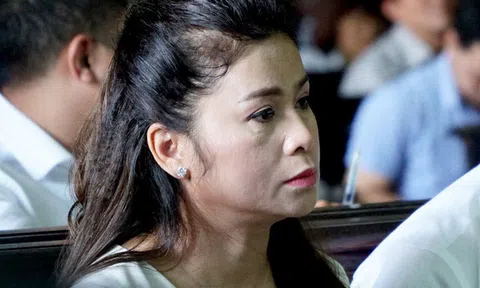 Chủ tọa HĐXX khuyên bà Thảo: Thôi chị rút đơn để sống như bà hoàng, để ông Vũ lại là "Đại bàng đực tha tiền về cho đại bàng cái nuôi con"