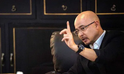 Được hỏi các tỷ phú thế giới thay vì chọn vợ đẹp, lại chọn bạn học để sát cánh, Đặng Lê Nguyên Vũ trả lời: Mấy tay đó khôn đấy, có thế mới tập trung tối đa phát triển sự nghiệp, không phải lo... giữ vợ