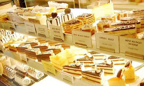 Hôn nhân tan vỡ, gà trống nuôi 3 con, người đàn ông này đã vươn lên thành “Vua bánh mì” Sài Thành, được cả KFC, Lotteria lẫn Starbucks và The Coffee Beans bắt tay hợp tác