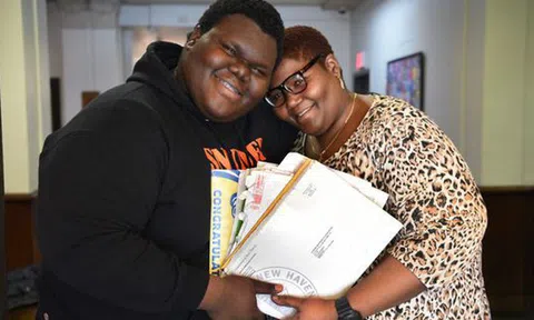 Cậu học sinh vô gia cư trúng tuyển một lúc 17 trường ĐH: Nghèo khó là động lực giúp tôi cố gắng gấp nhiều lần!