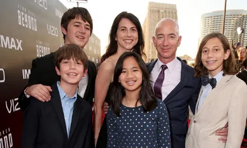 [Vợ tỷ phú] MacKenzie Bezos: 1/4 thế kỷ đứng sau thành công của Amazon và cuộc ly hôn tỷ USD