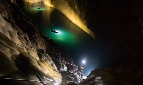 [Đi và trải nghiệm] Lặn tìm con sông 'bỗng nhiên biến mất' trong hang Sơn Đoòng