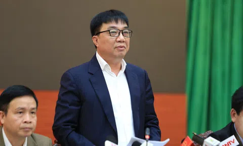 Giám đốc Sở GTVT Hà Nội : "Ít tiền thì chịu khó đi xe đạp"