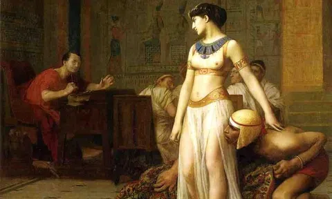 Caesar từng ngủ với một vua khác, có con với nữ hoàng Cleopatra