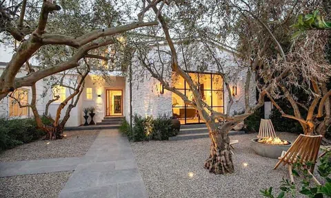 Bên trong biệt thự 8,5 triệu USD vừa mua của Justin Bieber và Hailey