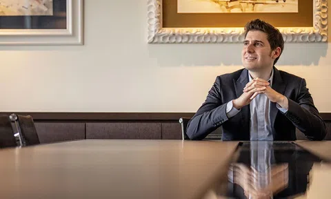 Tỷ phú bỏ quốc tịch Mỹ và bị Mark 'đá' khỏi Facebook giờ ra sao?