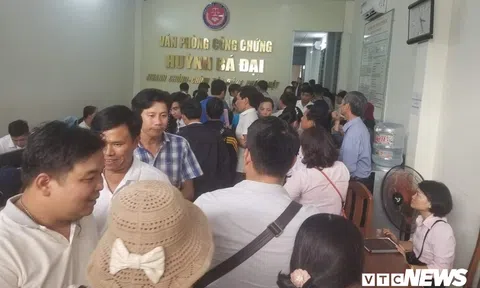 2 tháng lãi 5 tỷ: Vác cả bao tải tiền đi buôn đất