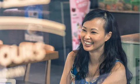 Biểu tượng của sự chăm chỉ là đây: Shark Linh từ chối học bổng toàn phần, chỉ nhận học bổng một phần để có động lực "cày cuốc" kiếm tiền, đi làm bao nhiêu năm vẫn chưa trả hết nợ