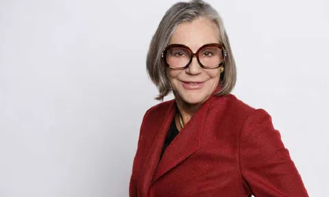 Người phụ nữ giàu nhất thế giới tiêu tiền như thế nào?