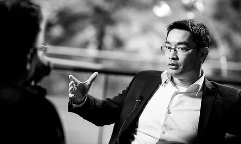 Nguyên Phó Thủ tướng Đức về Việt Nam làm việc: "Tôi về Việt Nam vì vợ tôi nói: Rồi chúng ta sẽ sinh con. Và em muốn kể cho con chúng ta nghe về đất nước nơi anh đã sinh ra”