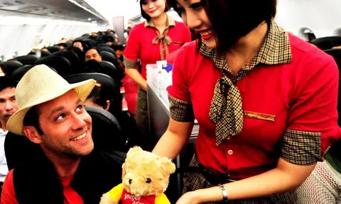 Vietjet lớn nhanh như thổi ở thị trường quốc tế, ai hưởng lợi?