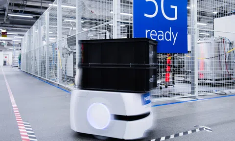 Bên trong nhà máy tương lai của Nokia: Rô bốt, dữ liệu, tự động hóa, 5G và con người