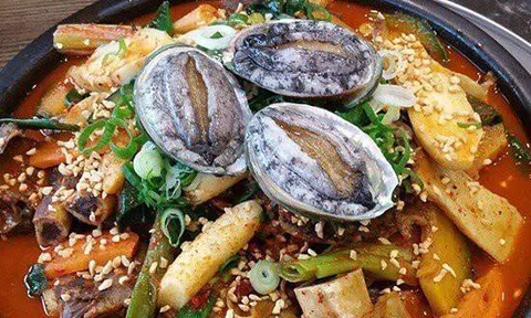 Tẩm bổ cho chồng: Bào ngư 7 triệu/kg, ốc vòi voi 10 triệu/con