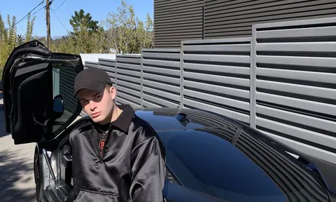 Mua hàng rồi bán với giá gấp hàng chục lần: Bí mật của thị trường giày hiệu trị giá hàng tỉ USD