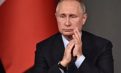 Tổng thống Ukraine muốn cấp quốc tịch cho người dân Nga, ông Putin khen ‘ý tưởng tốt’