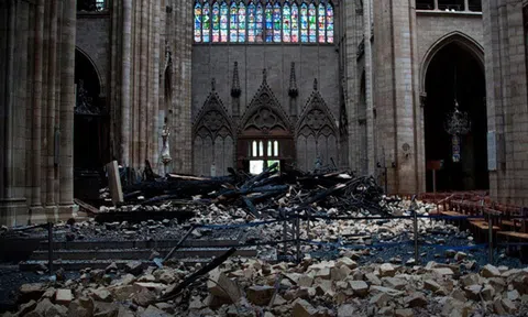 Góp gần 1 tỷ USD cho Nhà thờ Đức Bà, các đại gia đối mặt chỉ trích