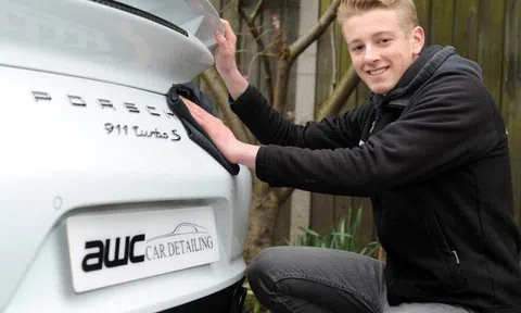 Rửa xe thuê từ năm 13 tuổi, chàng trai 19 tuổi trở thành chủ salon chăm sóc siêu xe với giá "đắt xắt ra miếng" 5.000 USD/lần