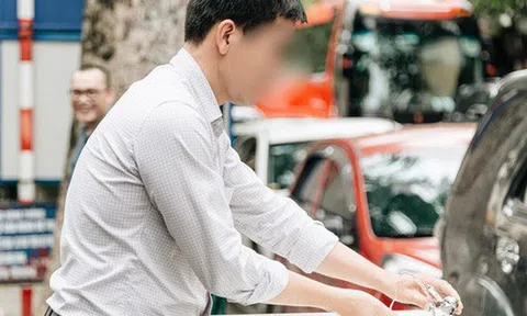Trụ nước sạch miễn phí xuất hiện ở Hà Nội: Người thích thú, người lầm tưởng là... bồn rửa tay