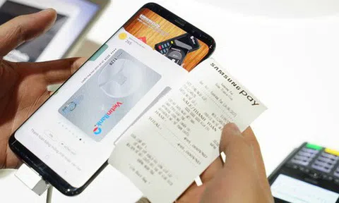 Nikkei Asian Review: Việt Nam vượt mặt Singapore và Malaysia trong cuộc đua "không tiền mặt"