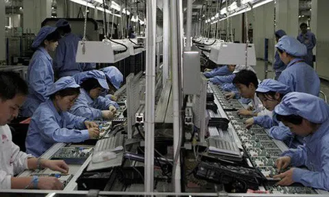 Văn hóa chó sói, Bắc Kinh hậu thuẫn: Con đường vươn tới đỉnh cao đầy tai tiếng của Huawei