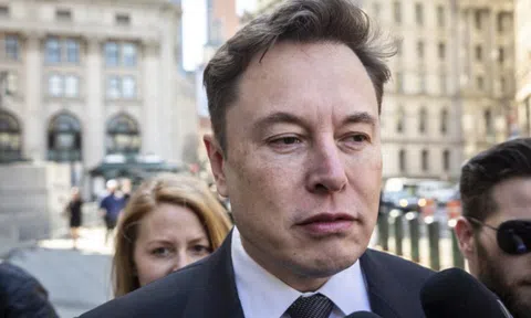 Tesla lỗ 702 triệu USD, cổ phiếu chìm trong sắc đỏ