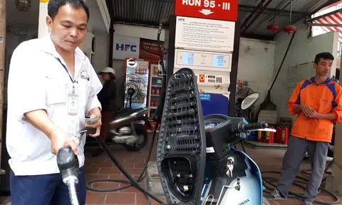 Xăng dầu khó lường: Từ niềm hy vọng lớn đến cái kết nguy cấp