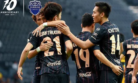 Xuân Trường ghi siêu phẩm, Buriram áp sát ngôi đầu