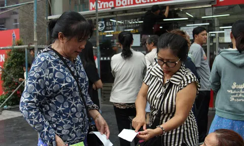 Auchan bị tố bán giá cao gần gấp đôi, khách bức xúc đòi trả hàng