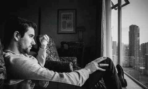 Đàn ông đến tuổi trung niên, liều mạng vì sự nghiệp đáng tin cậy hơn nhiều so với liều mạng vì tình yêu