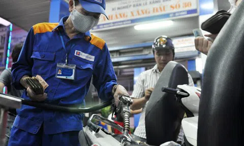 Thế giới biến động mạnh, quỹ âm ngàn tỷ: Xăng tiếp tục lên giá?