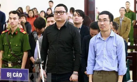 Thao túng giá chứng khoán chiếm đoạt gần 500 tỷ đồng