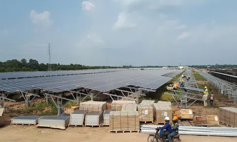 Ai dự đoán được ông trời: Nỗi lo 'sập nguồn', bất ngờ cắt điện