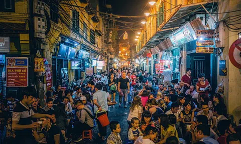 Forbes: Lượng tiêu thụ bia rượu ở Việt Nam tăng nhanh nhất thế giới