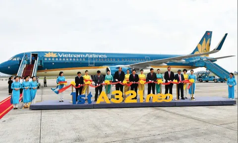 Đưa hơn 1,4 tỉ cổ phiếu lên sàn niêm yết, Vietnam Airlines đang đối mặt những rủi ro kinh doanh nào?