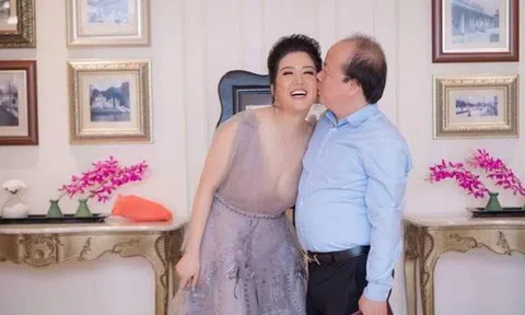 Cuộc tình của Đinh Hiền Anh và Thứ trưởng vừa bị kỷ luật cảnh cáo